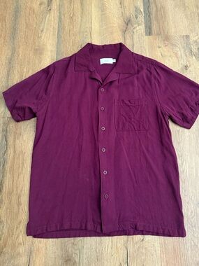 Onia Short-Sleeve Button-Down Shirt in Deep Wine